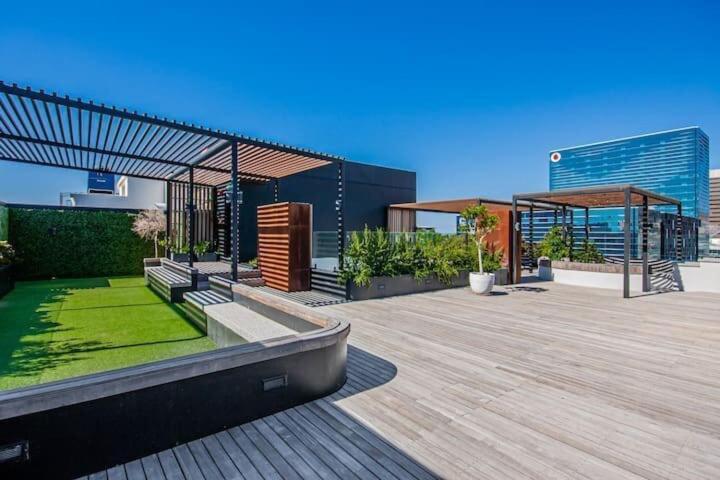 Near Waterfront, Rooftop Pool Apartment Cape Town